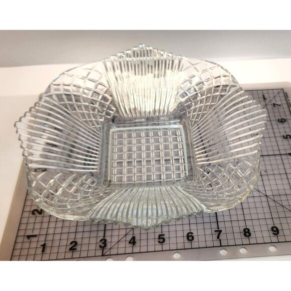 Vintage Clear Pressed Glass Square Serving Bowl With Ribbed & Diamond Pattern Sc - Picture 3 of 7